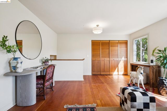 106 Sonia St, Oakland, CA 94618