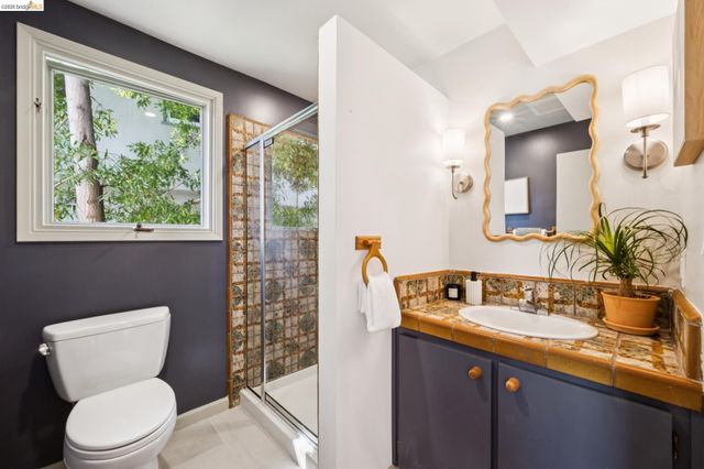 106 Sonia St, Oakland, CA 94618