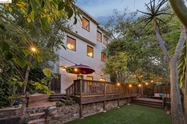 106 Sonia St, Oakland, CA 94618