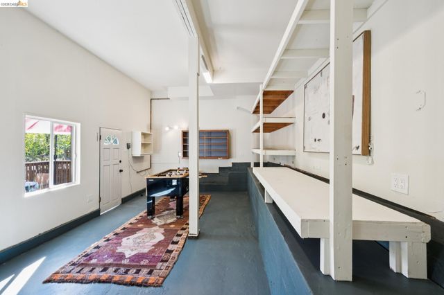 106 Sonia St, Oakland, CA 94618