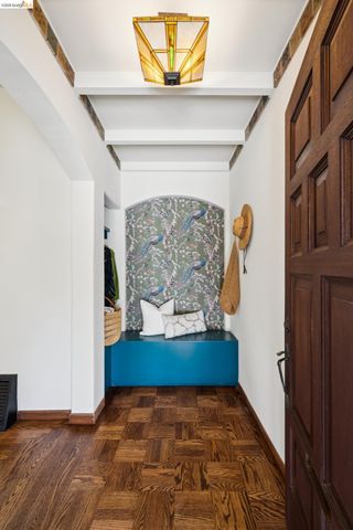 106 Sonia St, Oakland, CA 94618