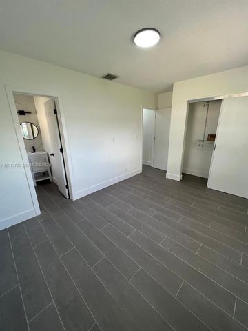2640 NE 215th St 2640, Miami, FL 33180