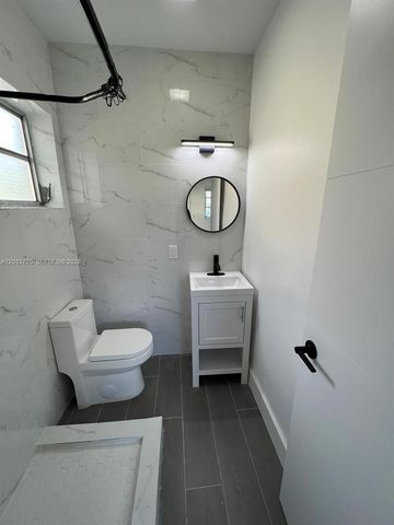 2640 NE 215th St 2640, Miami, FL 33180