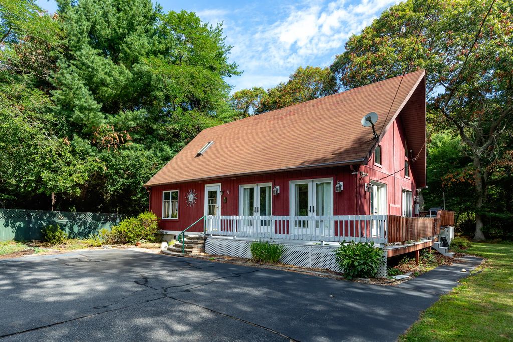 235 Main Street, Mashpee, MA 02649