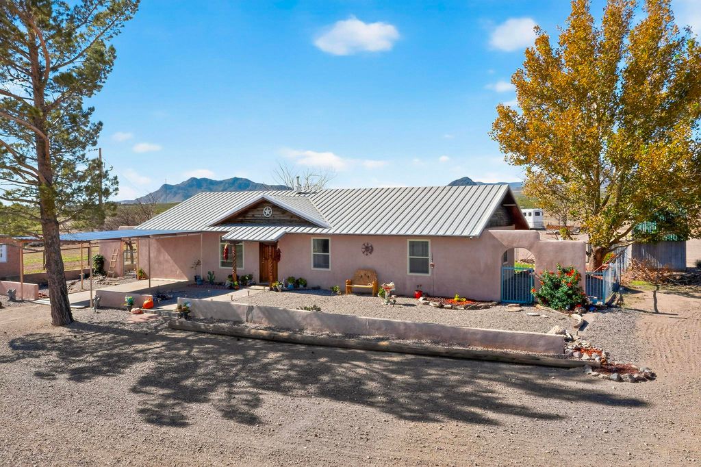 161 W Frontage Road, Lemitar, NM 87823