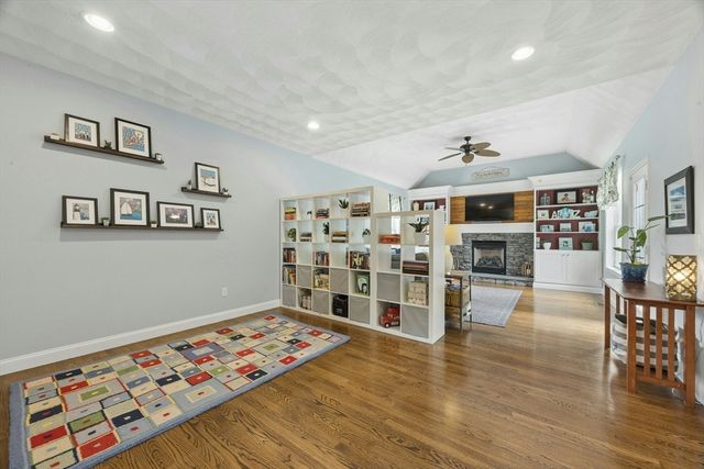 12 Forbes Rd, Hudson, MA 01749