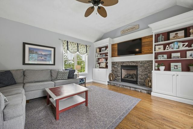 12 Forbes Rd, Hudson, MA 01749