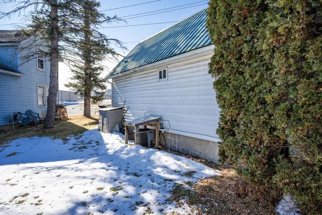 702 Academy Street, Elroy, WI 53929