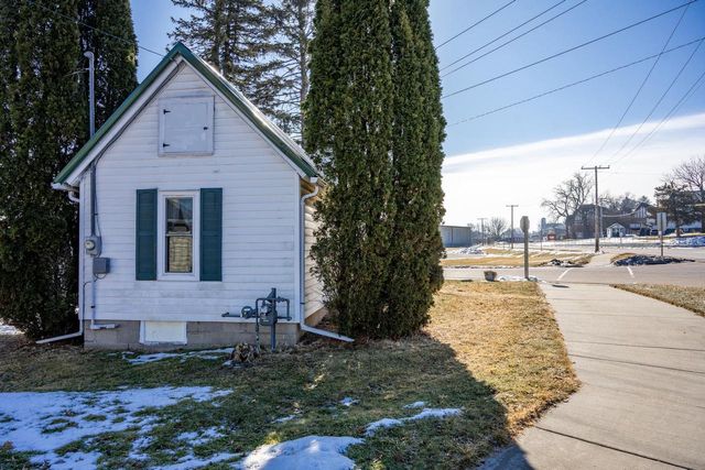 702 Academy Street, Elroy, WI 53929