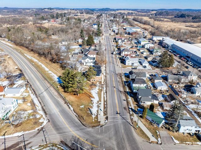 702 Academy Street, Elroy, WI 53929