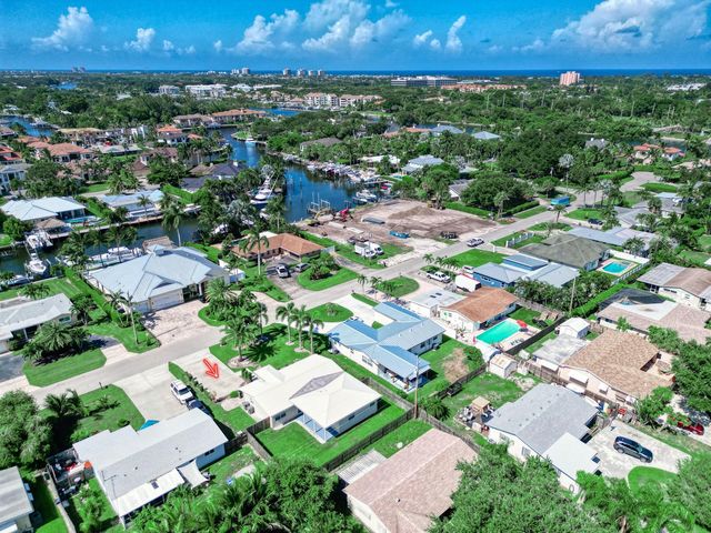 2388 E EDGEWATER Drive, Palm Beach Gardens, FL 33410