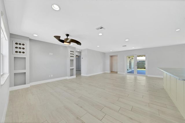 2388 E EDGEWATER Drive, Palm Beach Gardens, FL 33410