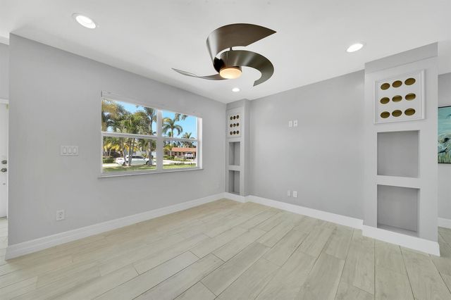 2388 E EDGEWATER Drive, Palm Beach Gardens, FL 33410