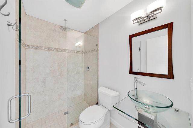2388 E EDGEWATER Drive, Palm Beach Gardens, FL 33410
