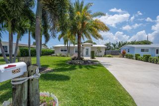 2388 E EDGEWATER Drive, Palm Beach Gardens, FL 33410