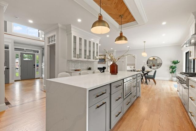 61 Lexington Street, Burlington, MA 01803