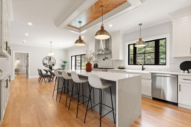 61 Lexington Street, Burlington, MA 01803