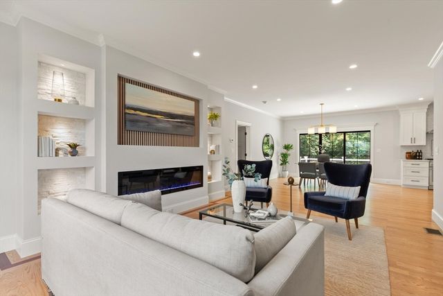 61 Lexington Street, Burlington, MA 01803