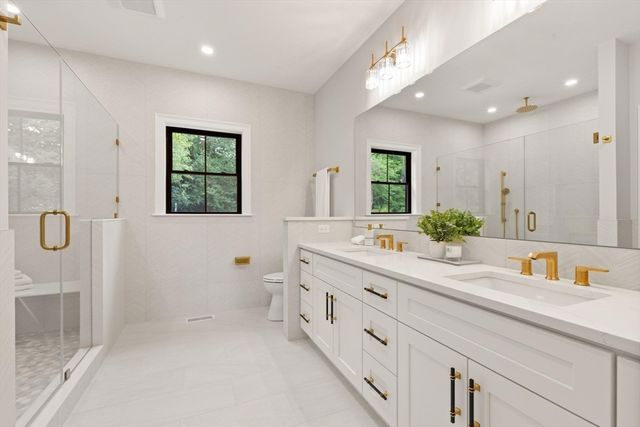 61 Lexington Street, Burlington, MA 01803