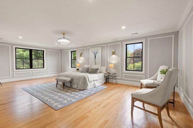 61 Lexington Street, Burlington, MA 01803