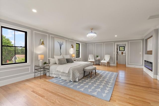 61 Lexington Street, Burlington, MA 01803