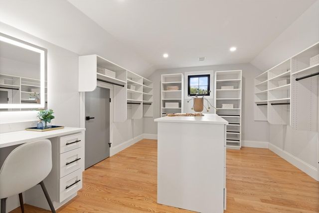61 Lexington Street, Burlington, MA 01803