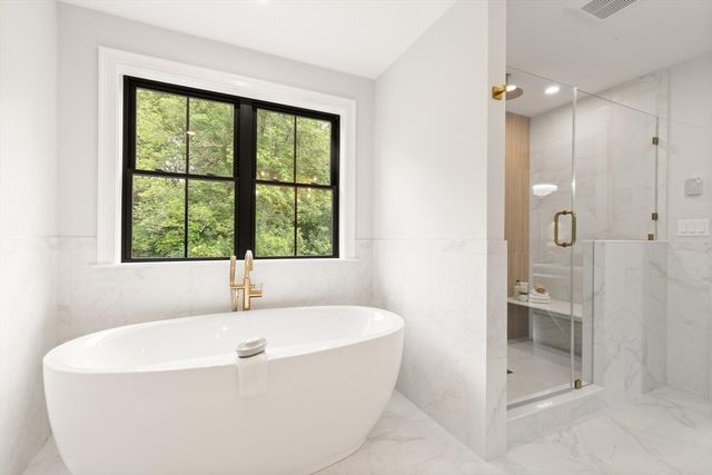 61 Lexington Street, Burlington, MA 01803