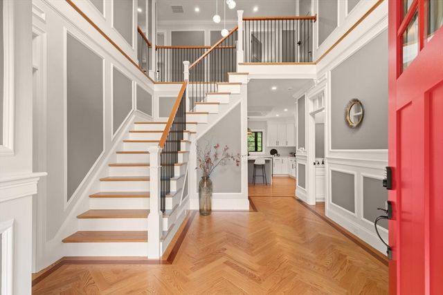 61 Lexington Street, Burlington, MA 01803