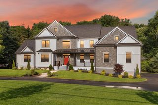 61 Lexington Street, Burlington, MA 01803