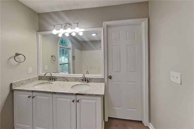320 Jamaica Cove SW, Marietta, GA 30008