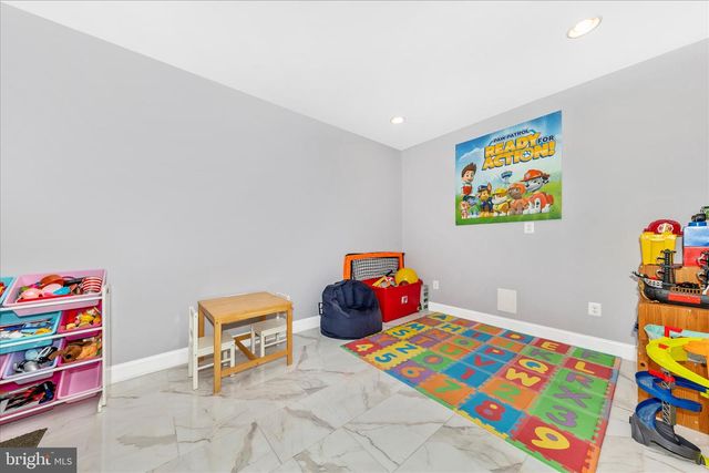 825 HOLDEN RD, Frederick, MD 21701