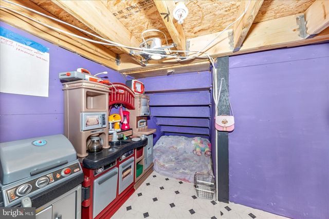 825 HOLDEN RD, Frederick, MD 21701