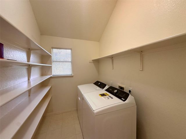 6708 Bancroft Woods DR, Austin, TX 78729