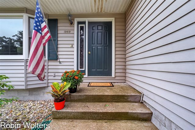 1969 Francis Avenue, Muskegon, MI 49442