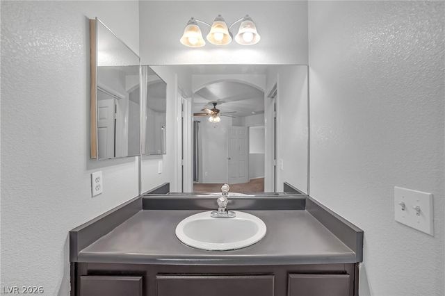 555 Roxella Lane B, Las Vegas, NV 89110