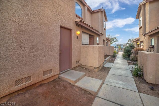 555 Roxella Lane B, Las Vegas, NV 89110