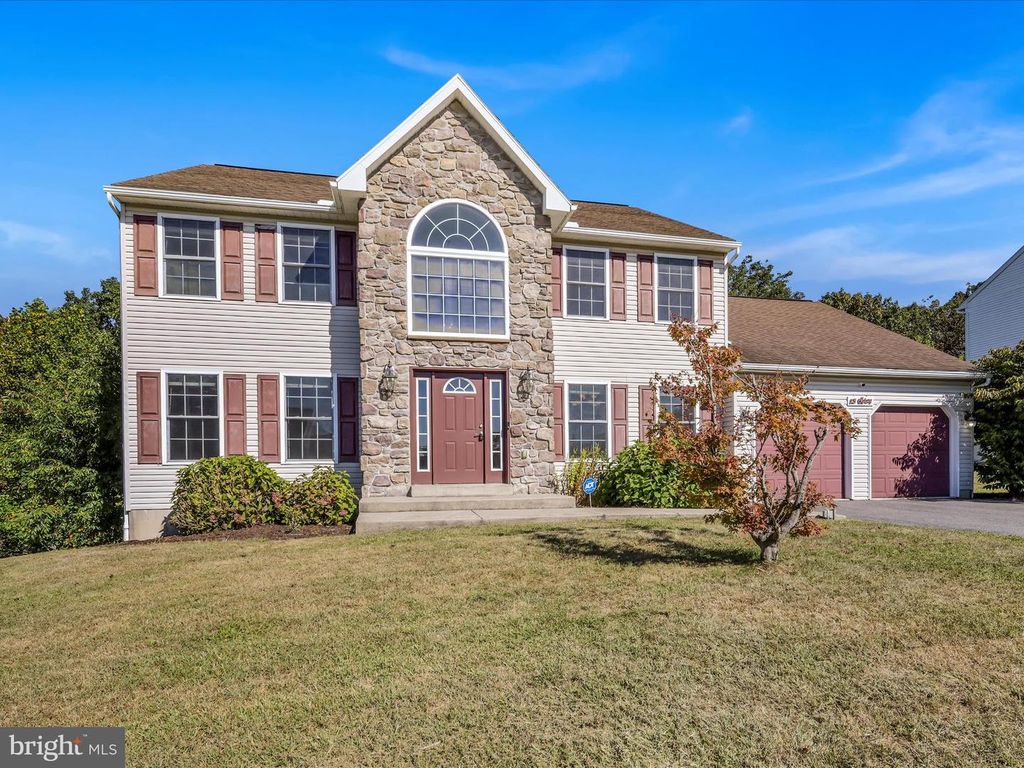 83 KELSEY DR, Schuylkill Haven, PA 17972