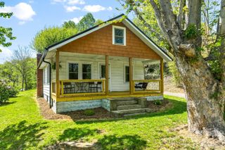 88 Mingus Cove Road, Canton, NC 28716
