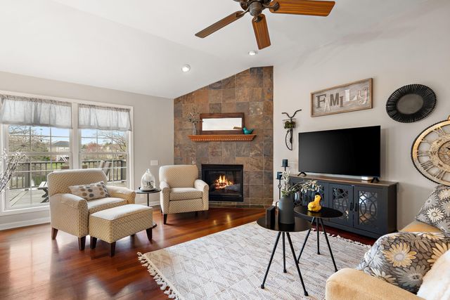 82 Scotscraig Drive, Valparaiso, IN 46385