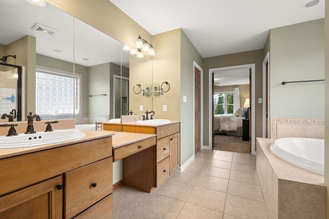 82 Scotscraig Drive, Valparaiso, IN 46385