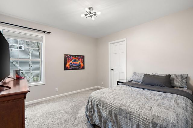 82 Scotscraig Drive, Valparaiso, IN 46385