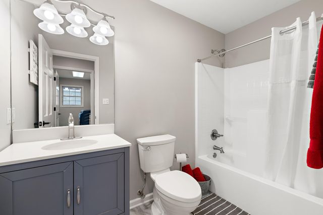 82 Scotscraig Drive, Valparaiso, IN 46385