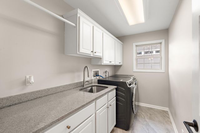 82 Scotscraig Drive, Valparaiso, IN 46385