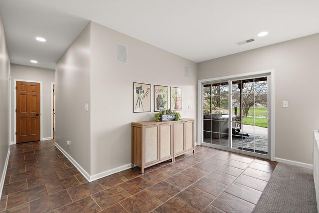 82 Scotscraig Drive, Valparaiso, IN 46385