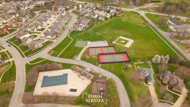 82 Scotscraig Drive, Valparaiso, IN 46385