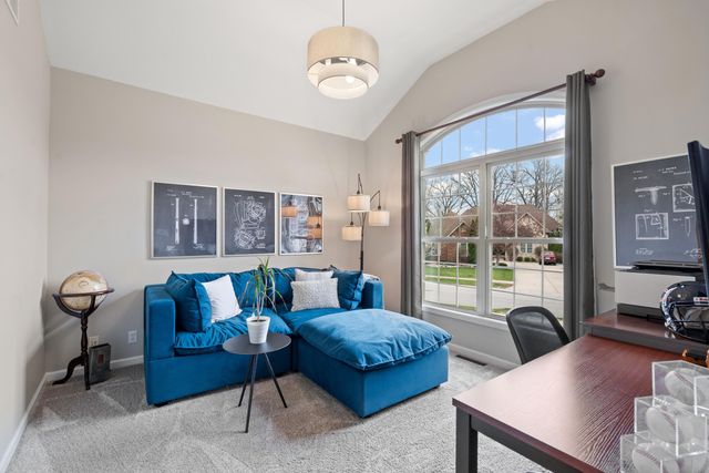 82 Scotscraig Drive, Valparaiso, IN 46385
