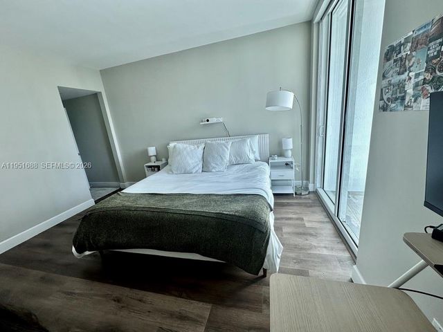 950 Brickell Bay Dr 1905, Miami, FL 33131