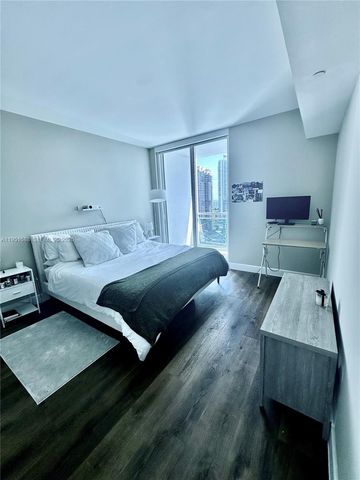 950 Brickell Bay Dr 1905, Miami, FL 33131