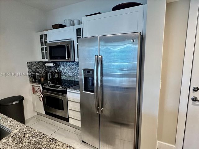 950 Brickell Bay Dr 1905, Miami, FL 33131