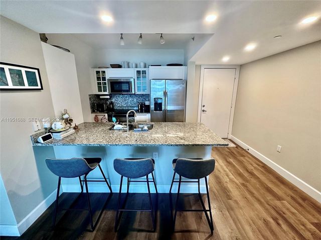 950 Brickell Bay Dr 1905, Miami, FL 33131